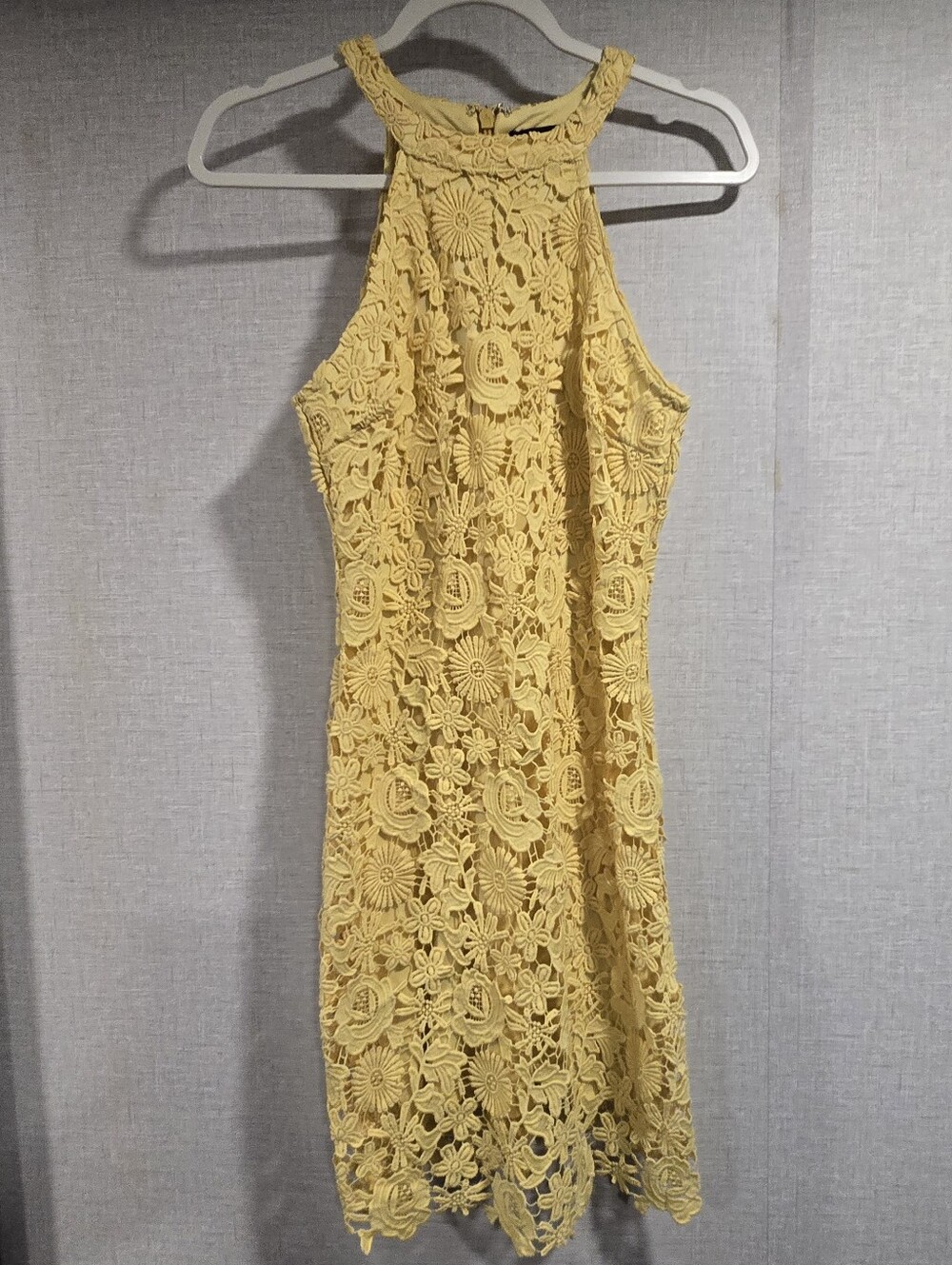 Lulus Yellow Floral Lace Halter Midi Dress Size Small Crochet Lace Fit & Flare - Picture 6 of 9